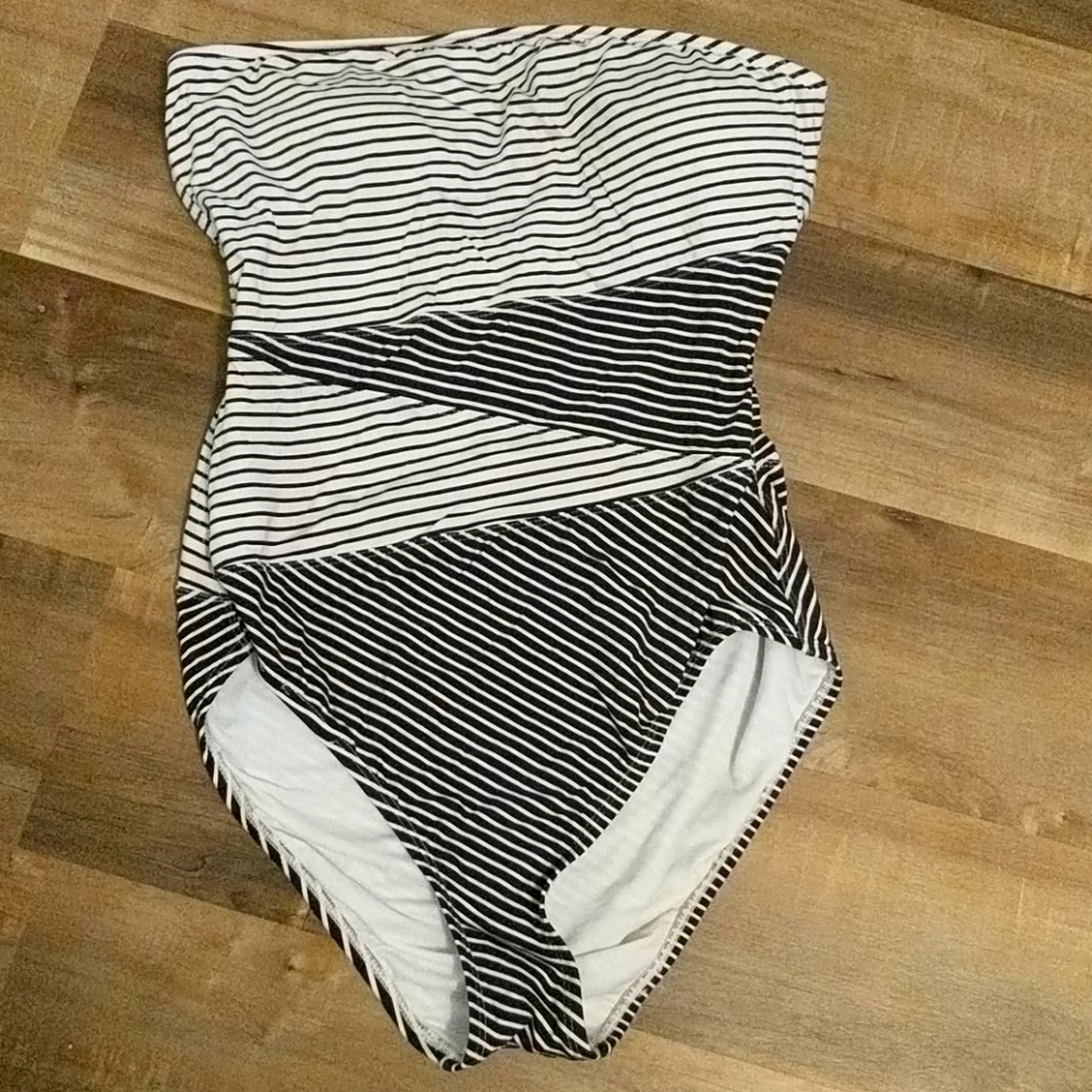 Women's bathing suit